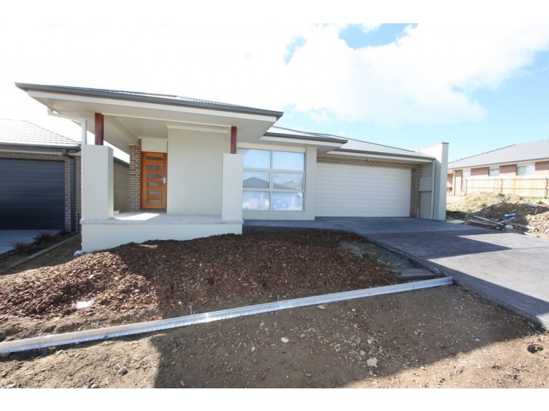 13 Insley Street, Googong NSW 2620