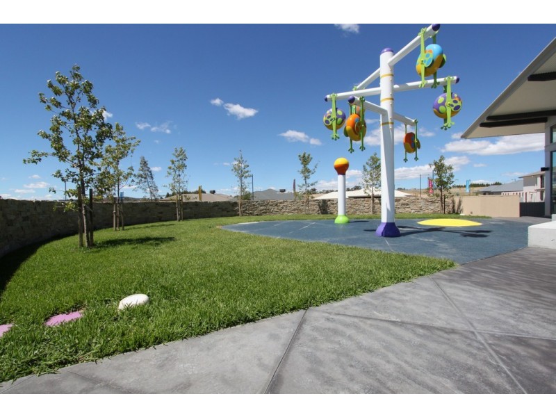 13 Insley Street, Googong NSW 2620