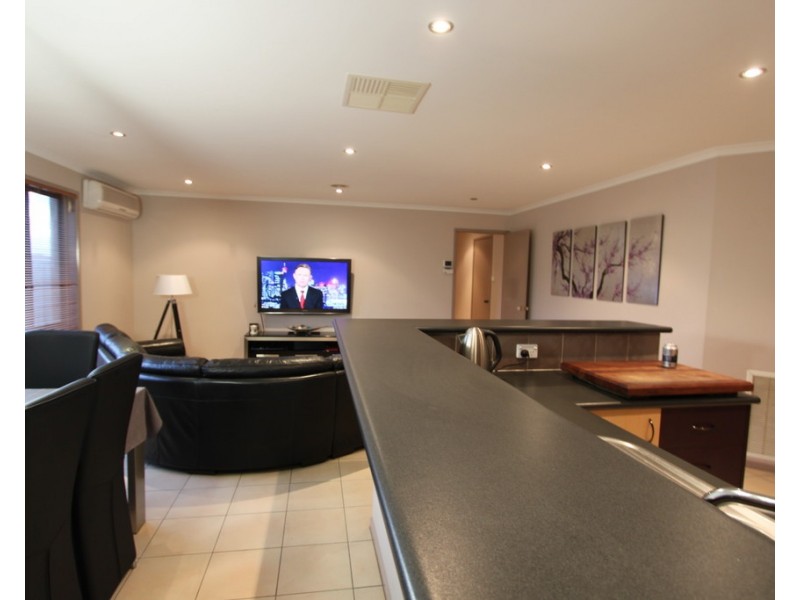 67 Thomas Royal Gardens, Queanbeyan NSW 2620