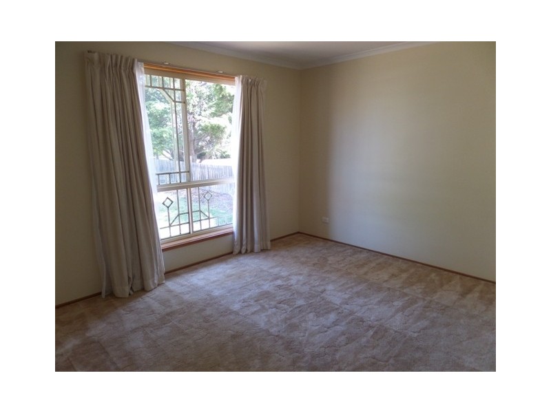14 Franklin Court, Jerrabomberra NSW 2619