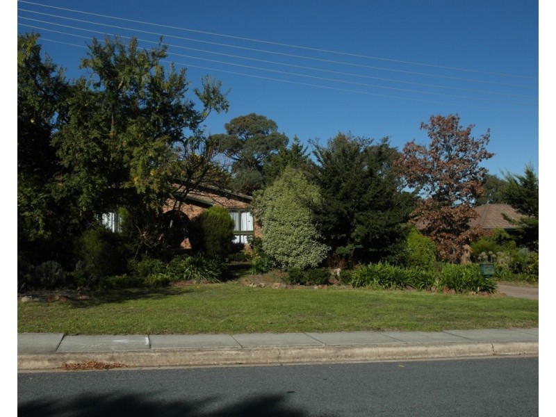 16 Graham Place, Queanbeyan West NSW 2620