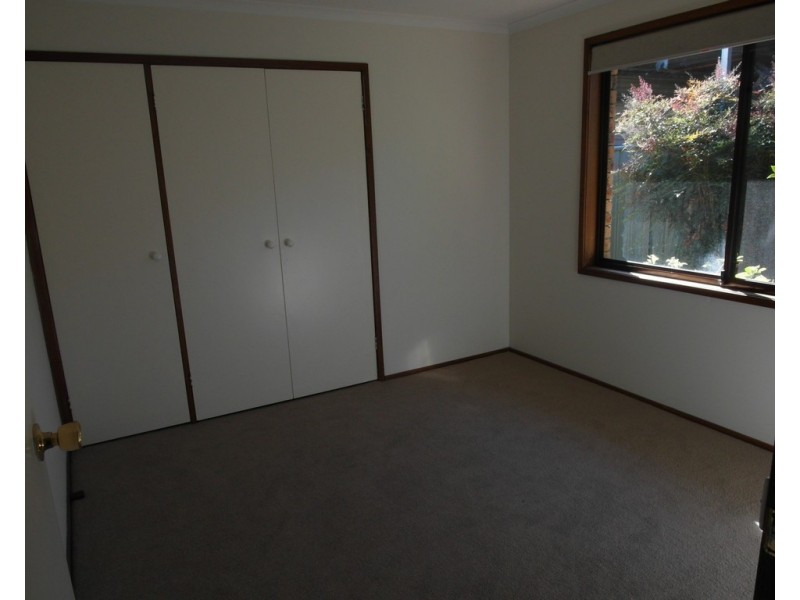 16 Graham Place, Queanbeyan West NSW 2620