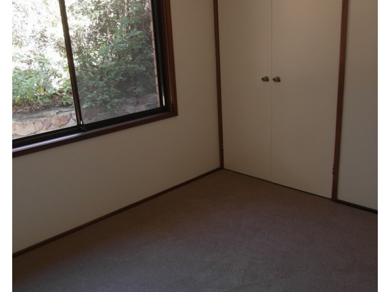 16 Graham Place, Queanbeyan West NSW 2620