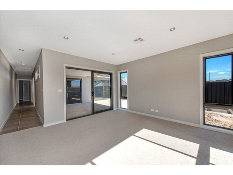 3 Alchin Street, Googong NSW 2620