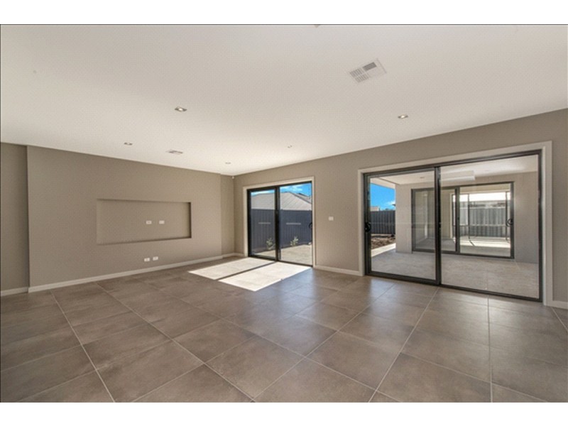 3 Alchin Street, Googong NSW 2620