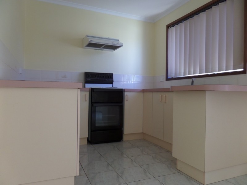1/2 Lazarus Crescent, Queanbeyan NSW 2620