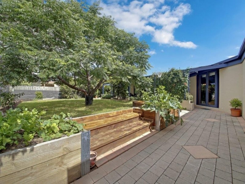 41 Parkview Crescent, Jerrabomberra NSW 2619