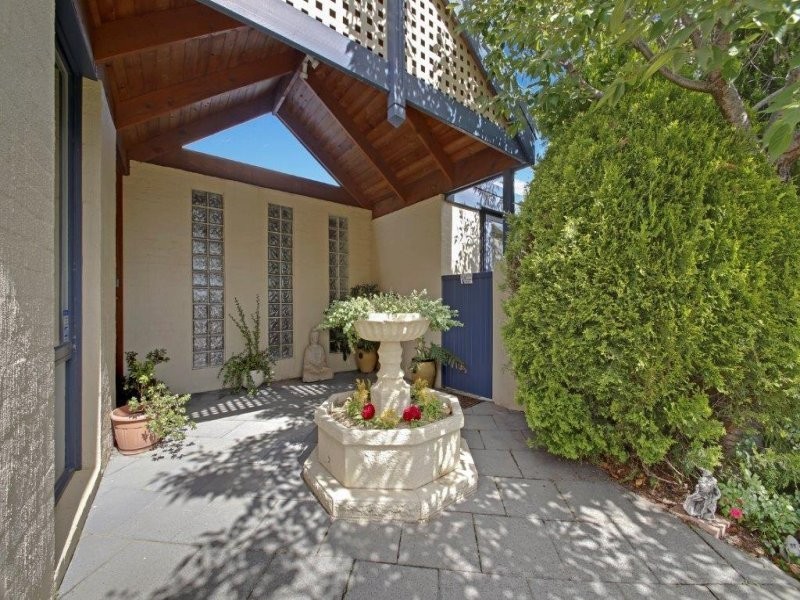 41 Parkview Crescent, Jerrabomberra NSW 2619