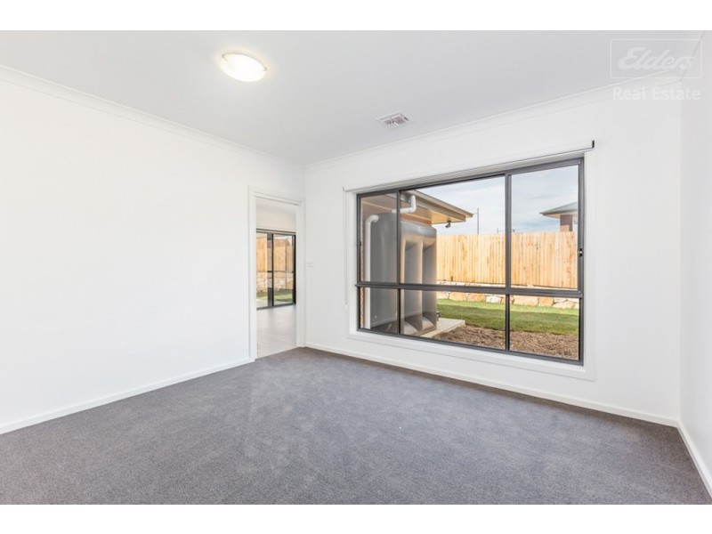 21 Merlin Crescent, Googong NSW 2620