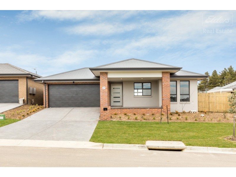 21 Merlin Crescent, Googong NSW 2620