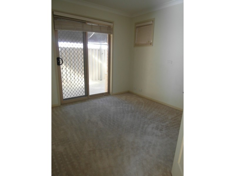 2 Sassafras Crescent, Queanbeyan NSW 2620