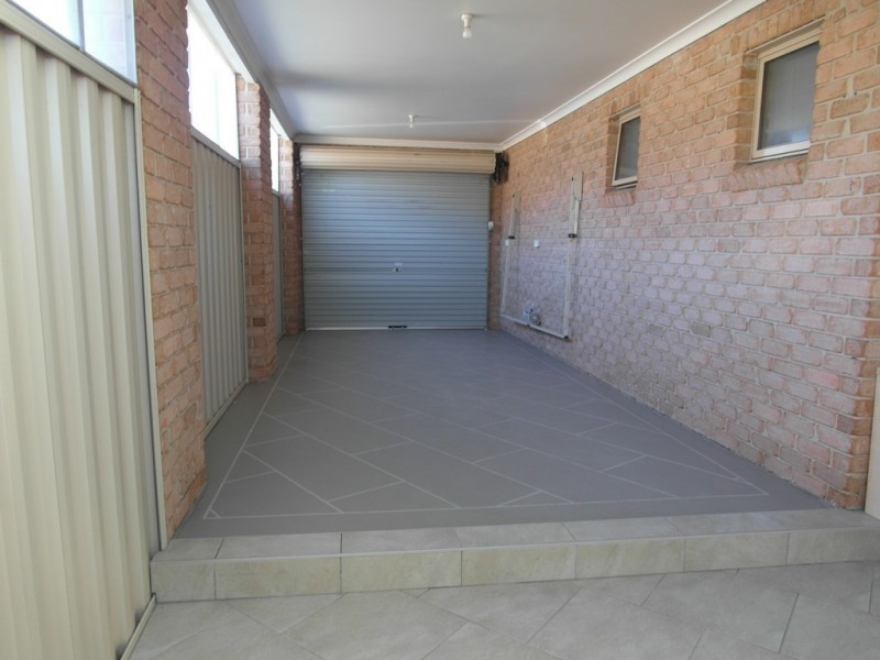 2 Sassafras Crescent, Queanbeyan NSW 2620