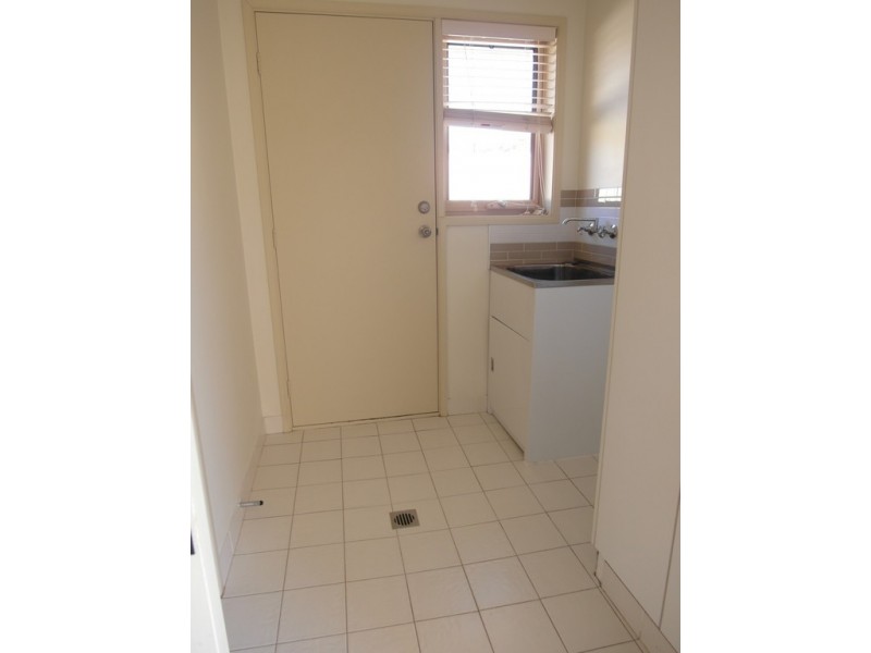 2 Sassafras Crescent, Queanbeyan NSW 2620