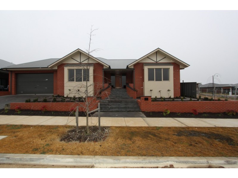 3 Baxter Loop, Googong NSW 2620