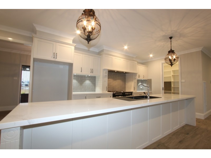 3 Baxter Loop, Googong NSW 2620