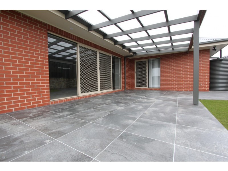 3 Baxter Loop, Googong NSW 2620