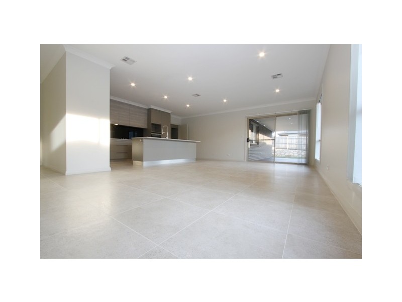 22 Bonarba Link, Googong NSW 2620