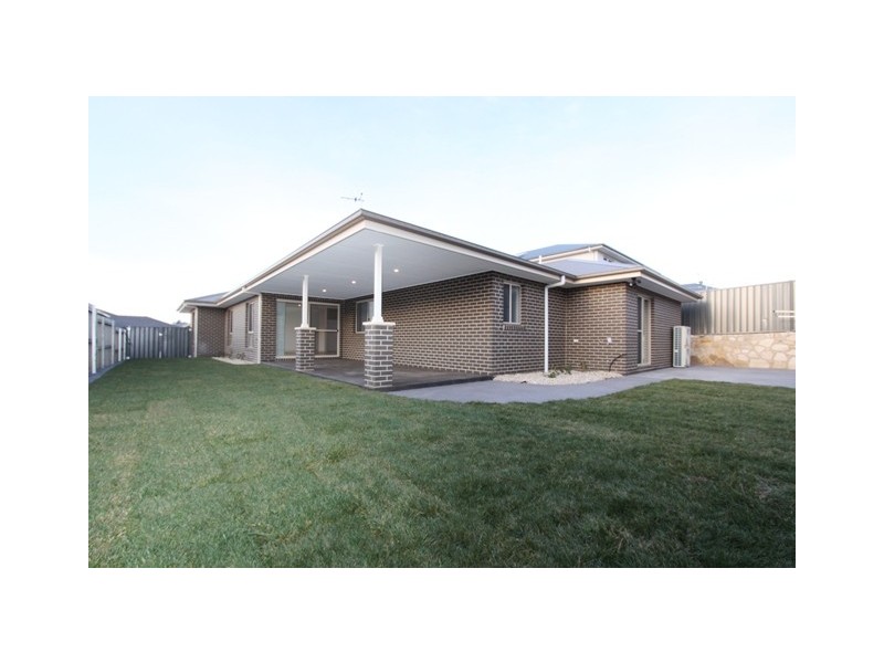 22 Bonarba Link, Googong NSW 2620