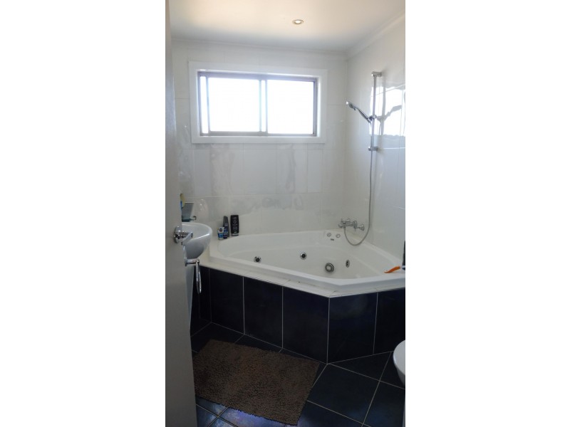 4/10 Nimmitabel Street, Queanbeyan West NSW 2620