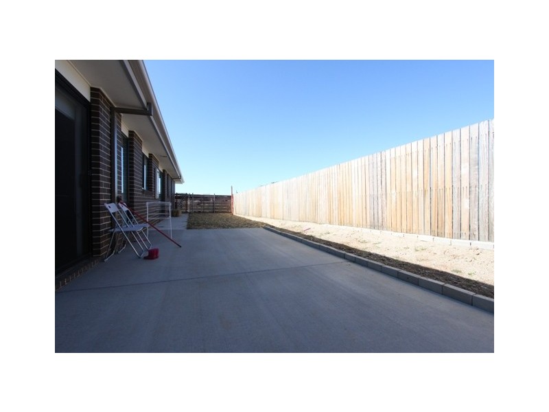 12 Bambridge Parade, Googong NSW 2620