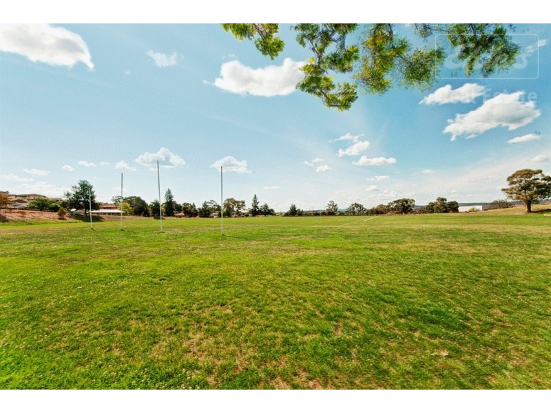 18 Thornton Road, Karabar NSW 2620