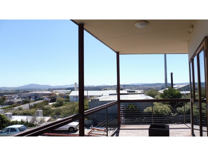 11/8 Ogilvie Crescent, Queanbeyan NSW 2620