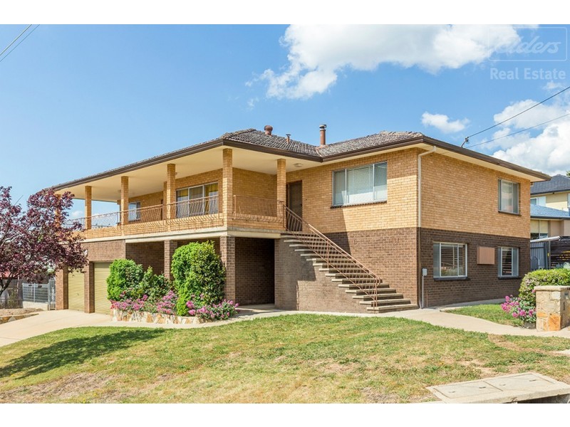 1 Corin Place, Crestwood NSW 2620