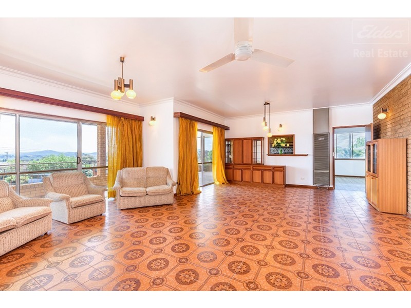 1 Corin Place, Crestwood NSW 2620