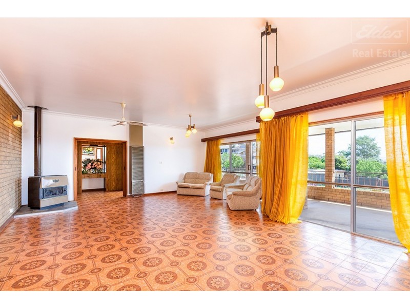 1 Corin Place, Crestwood NSW 2620