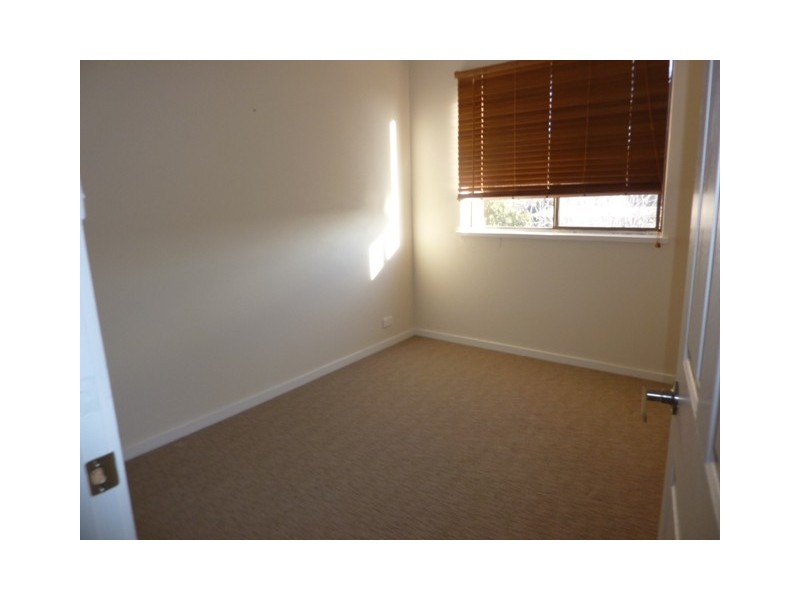 17/13-15 Mowatt Street, Queanbeyan NSW 2620