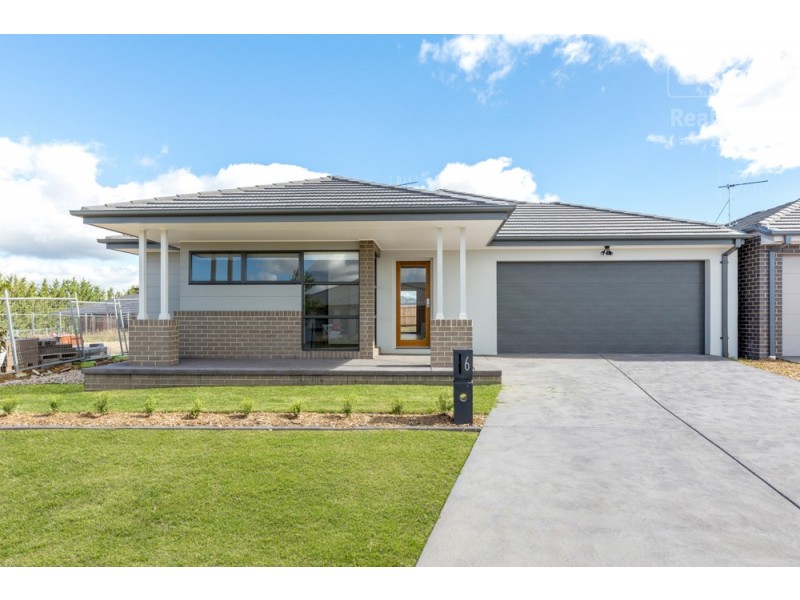 6 Graziers Road, Googong NSW 2620