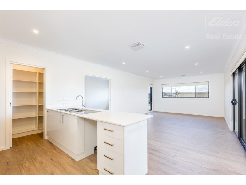 6 Graziers Road, Googong NSW 2620