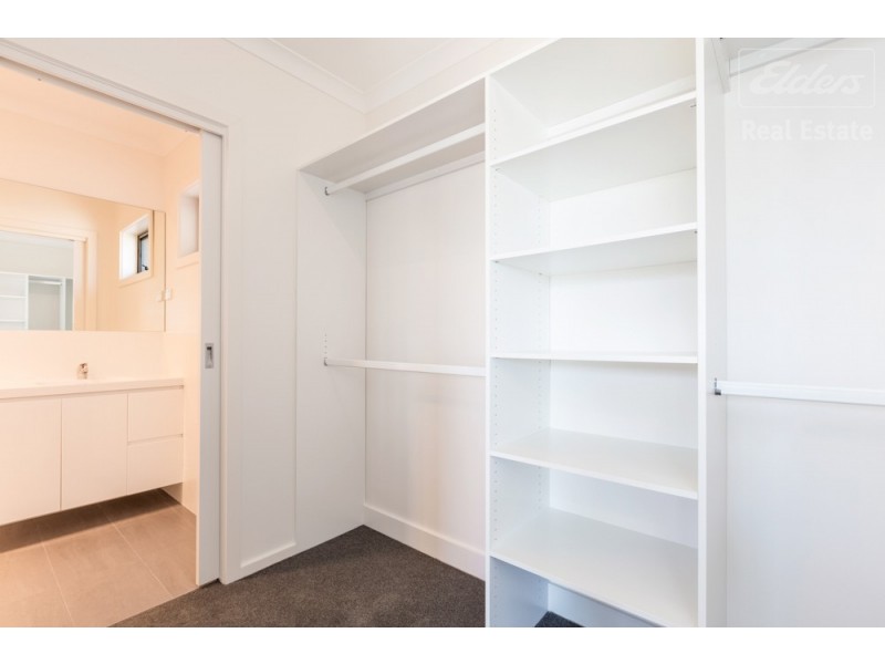 6 Graziers Road, Googong NSW 2620