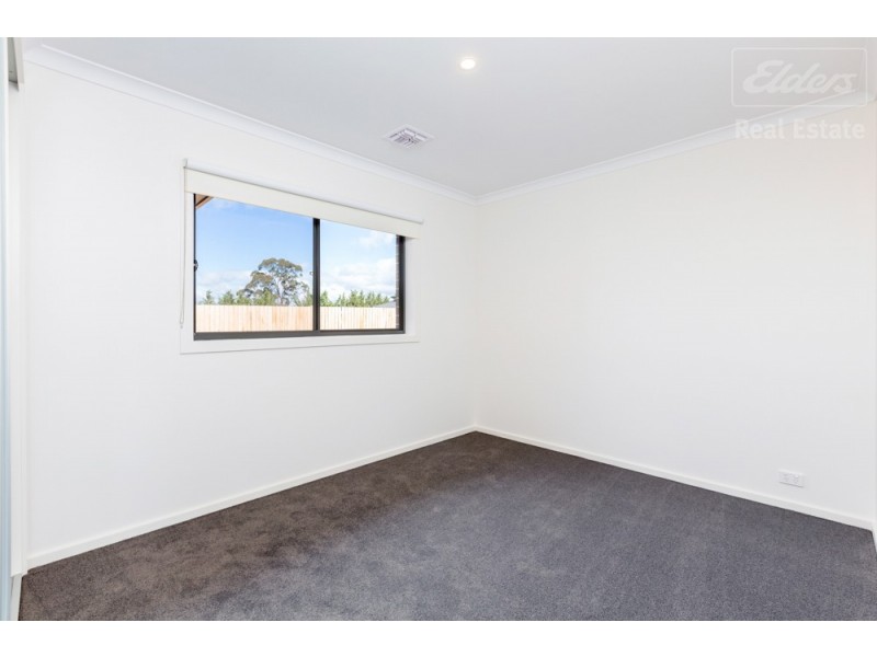 6 Graziers Road, Googong NSW 2620