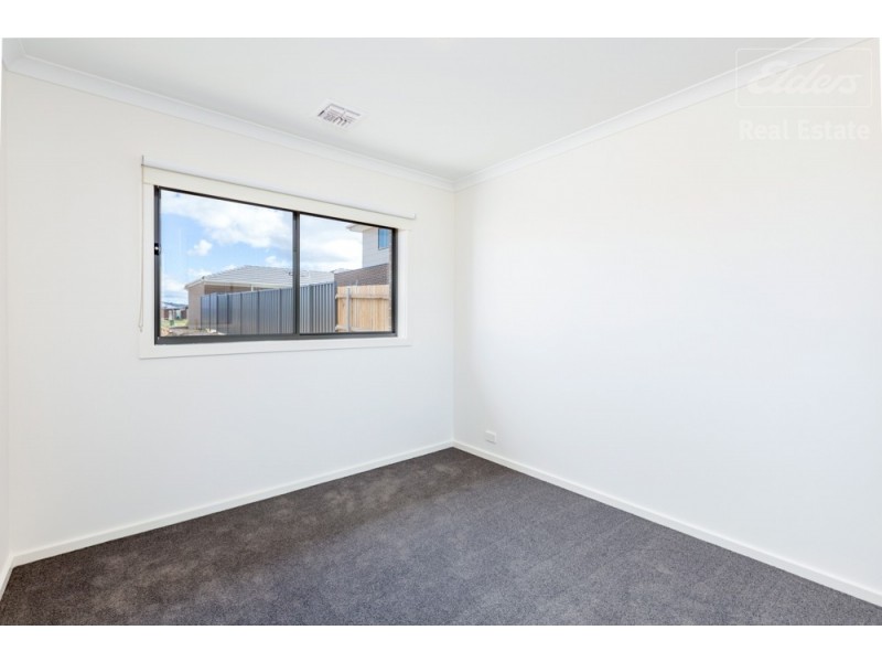 6 Graziers Road, Googong NSW 2620