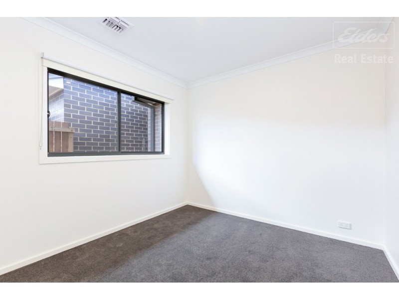 6 Graziers Road, Googong NSW 2620