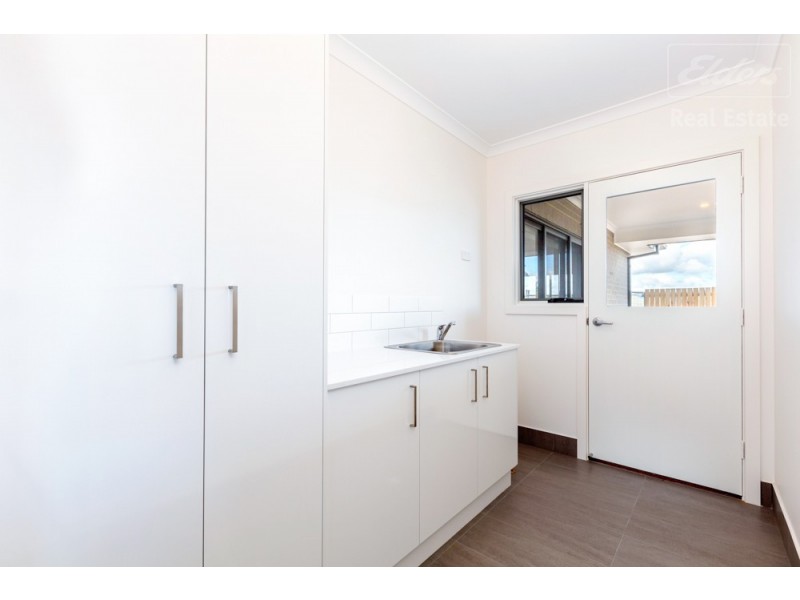 6 Graziers Road, Googong NSW 2620