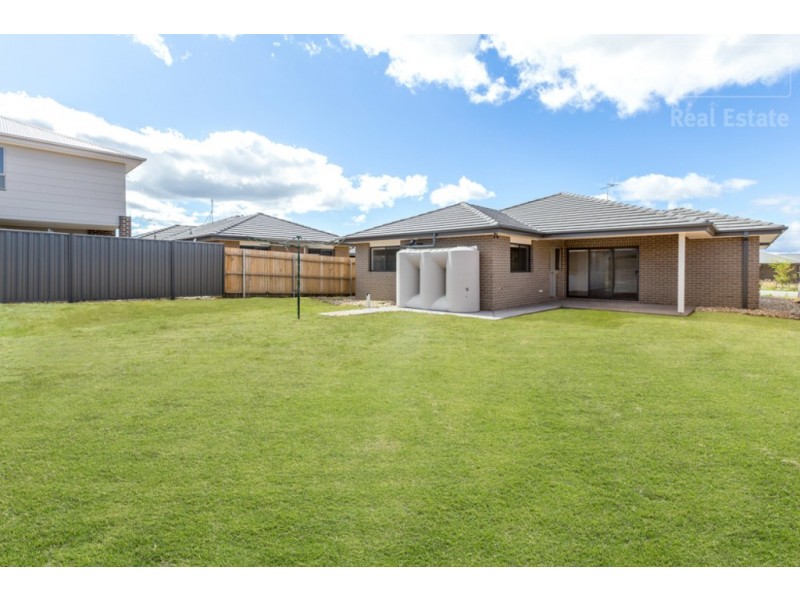 6 Graziers Road, Googong NSW 2620