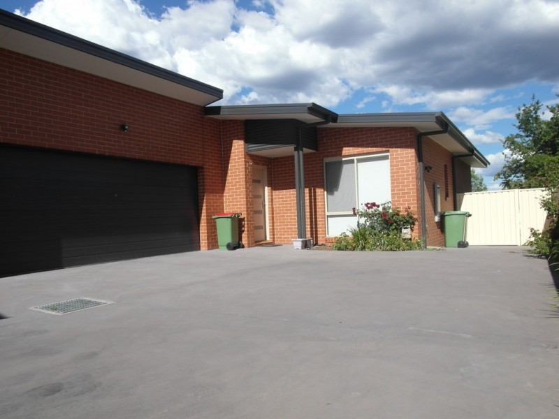 2/10 Federal Avenue, Queanbeyan NSW 2620