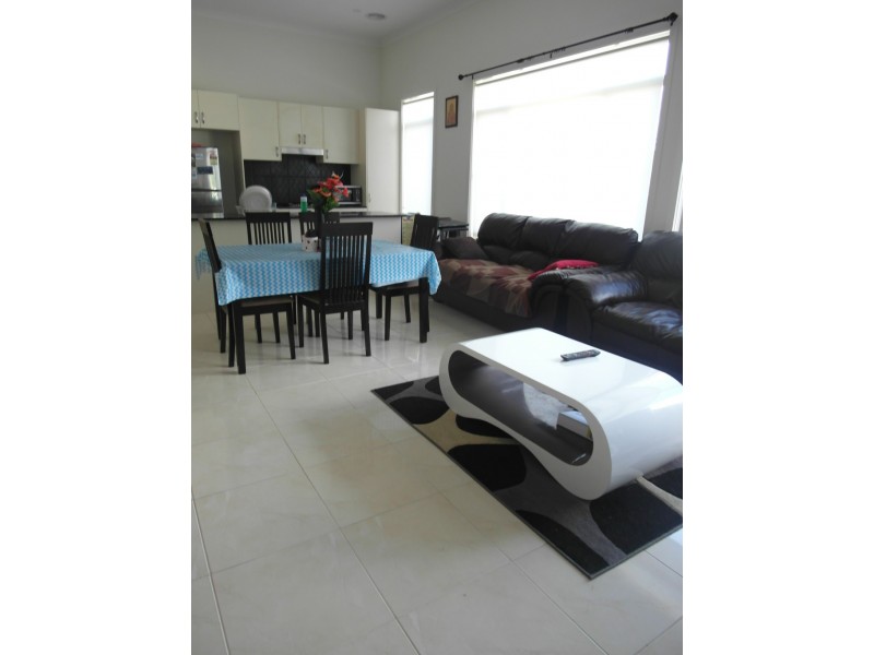 2/10 Federal Avenue, Queanbeyan NSW 2620