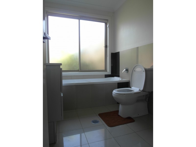 2/10 Federal Avenue, Queanbeyan NSW 2620