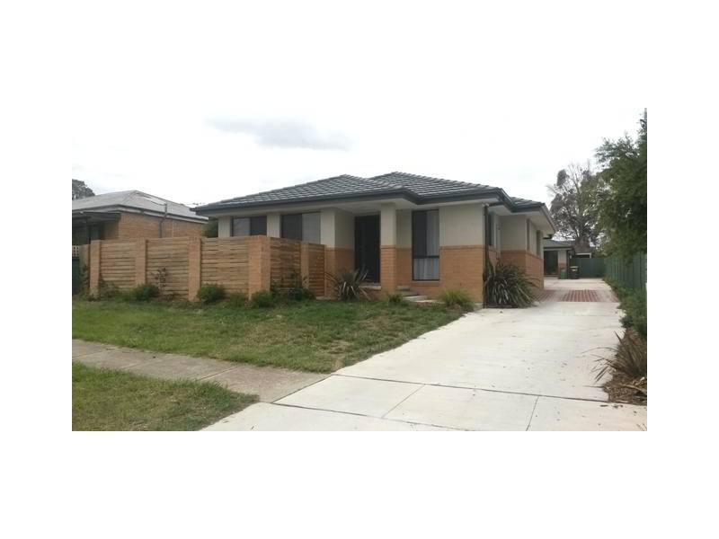 1/6 Waterloo Street, Queanbeyan NSW 2620