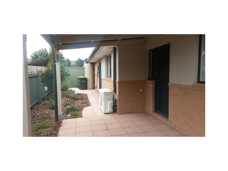 1/6 Waterloo Street, Queanbeyan NSW 2620