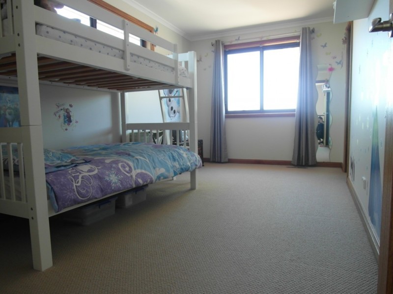 3 Maple Crescent, Jerrabomberra NSW 2619