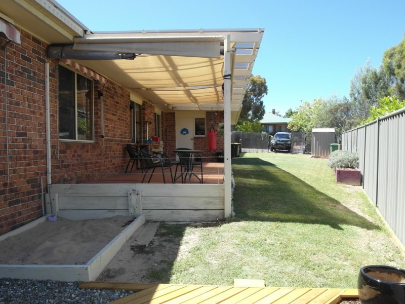 3 Maple Crescent, Jerrabomberra NSW 2619