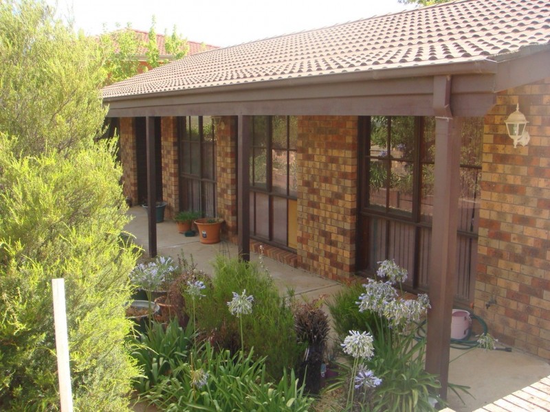 18 Marril Street, Queanbeyan NSW 2620