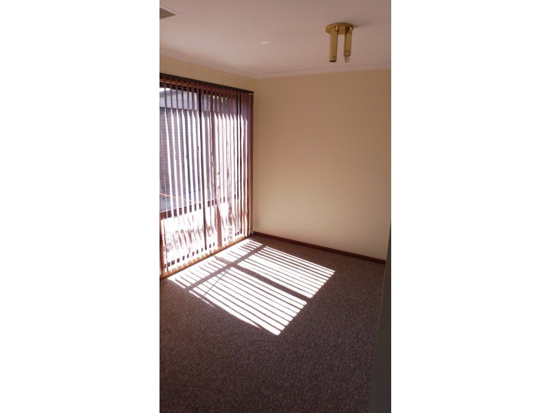 18 Marril Street, Queanbeyan NSW 2620