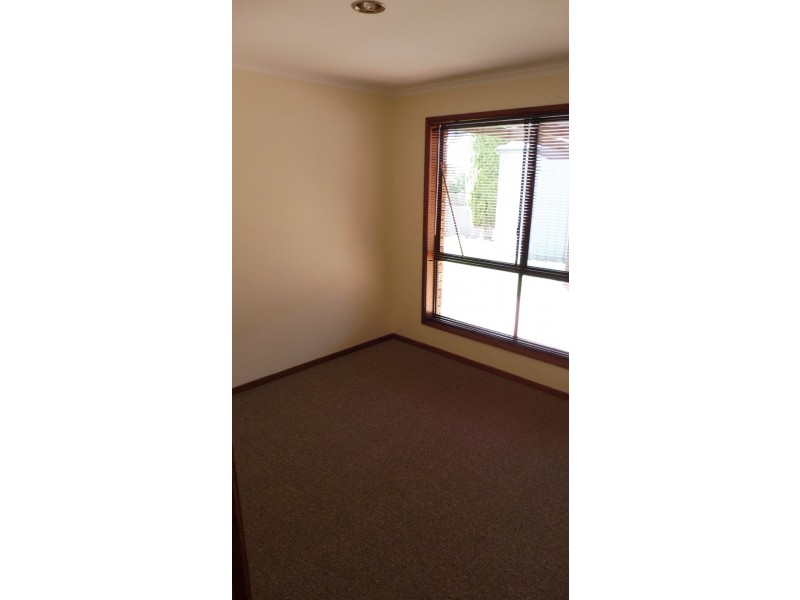 18 Marril Street, Queanbeyan NSW 2620