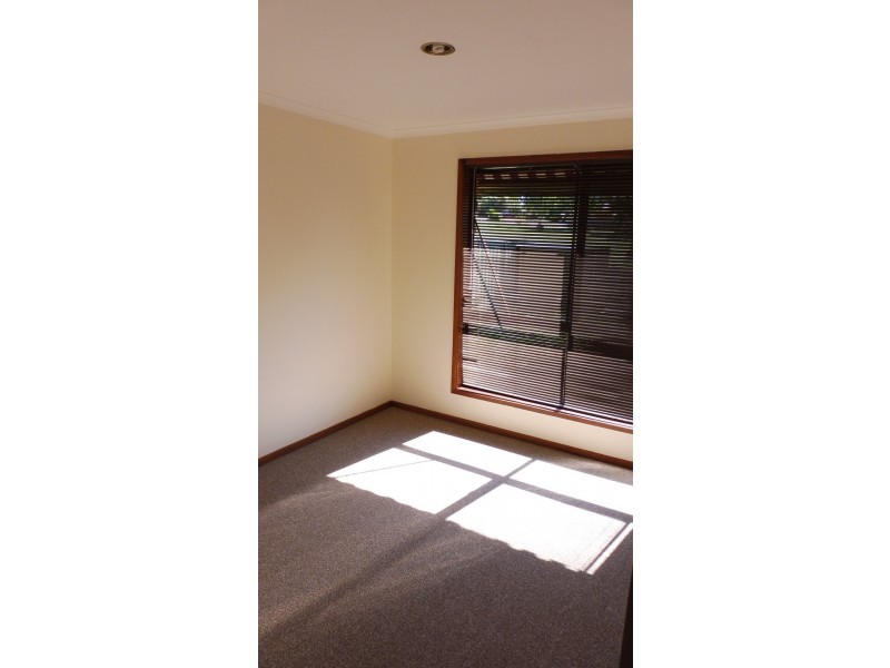 18 Marril Street, Queanbeyan NSW 2620
