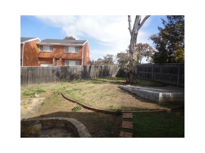 2/17 Southwell Place, Queanbeyan NSW 2620